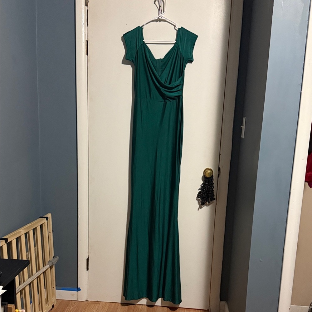 Elegant Green Evening Gown